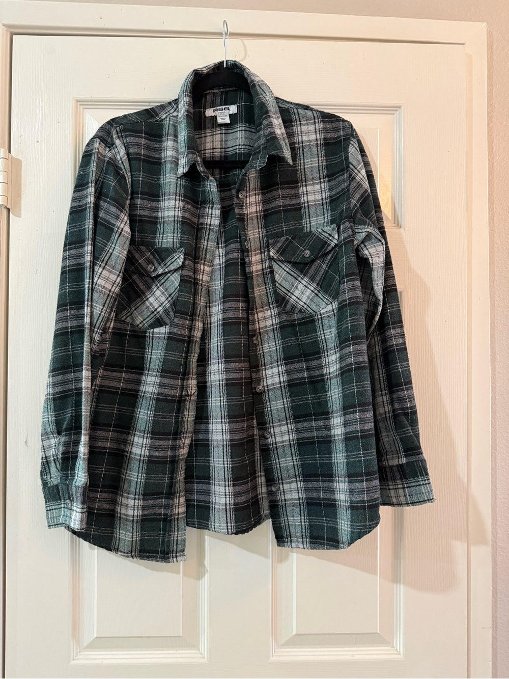 RSQ Men's Green and Black Plaid Button-Down Shirt